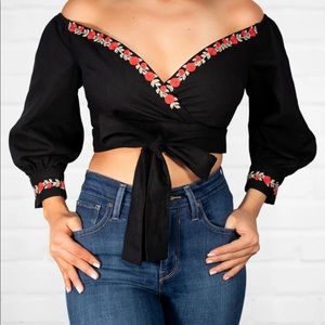 Herencia black crop top